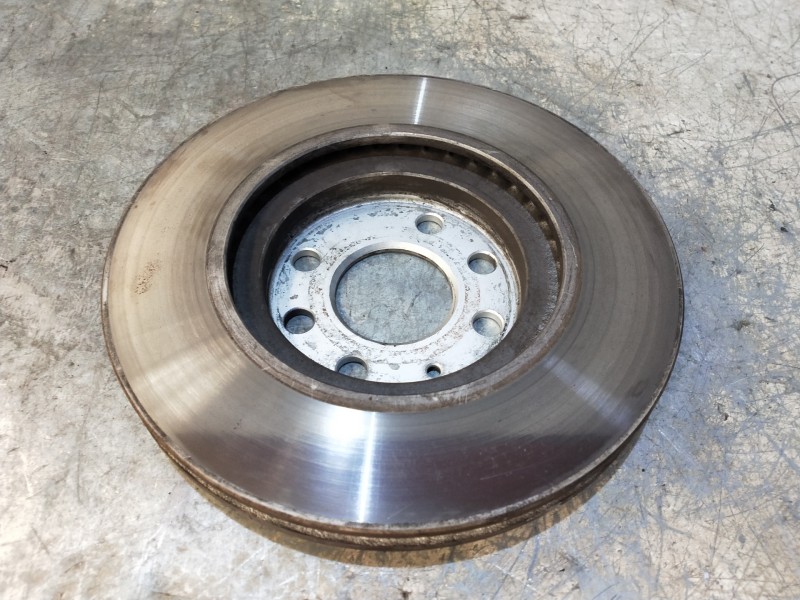 Recambio de disco freno delantero para opel corsa c silverline referencia OEM IAM   VENTILADO