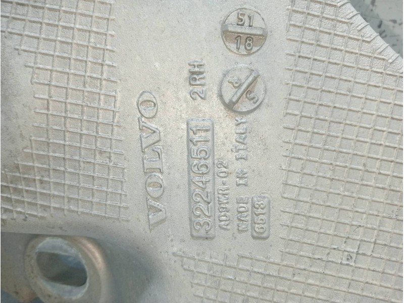 Recambio de brazo suspension inferior trasero derecho para volvo v60 cross country pro awd referencia OEM IAM 32246511  