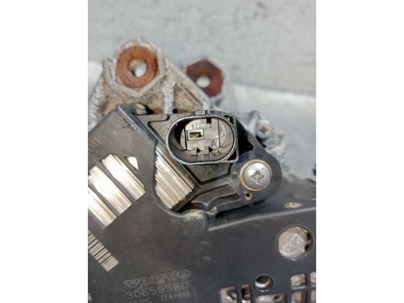 Recambio de alternador para volvo v60 cross country pro awd referencia OEM IAM 0125812009 30659580 