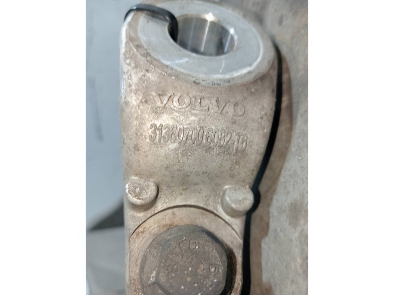 Recambio de mangueta delantera izquierda para volvo v60 cross country pro awd referencia OEM IAM 31360700  