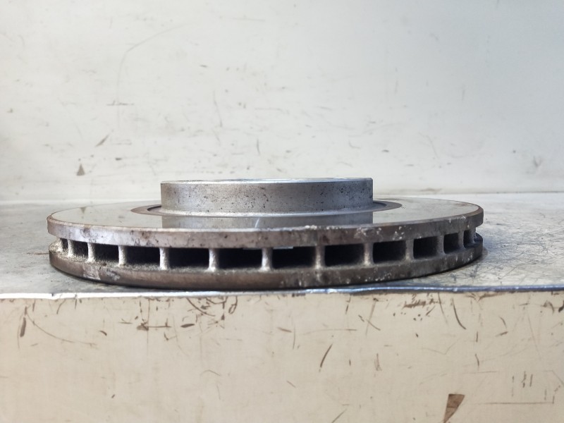 Recambio de disco freno delantero para opel corsa c silverline referencia OEM IAM   VENTILADO
