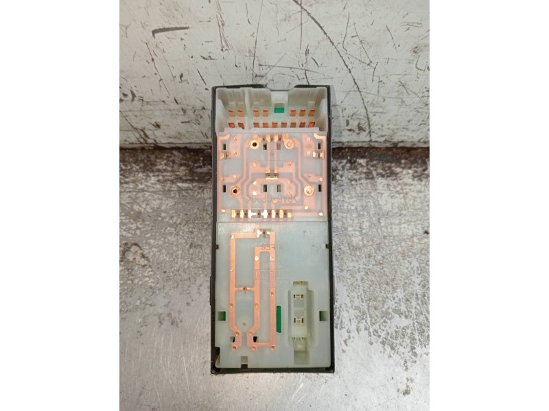 Recambio de mando elevalunas delantero izquierdo para nissan micra (k12e) city (d) referencia OEM IAM   