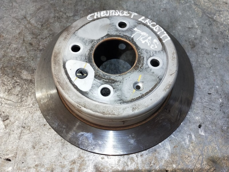 Recambio de disco freno trasero para chevrolet lacetti cdx referencia OEM IAM   