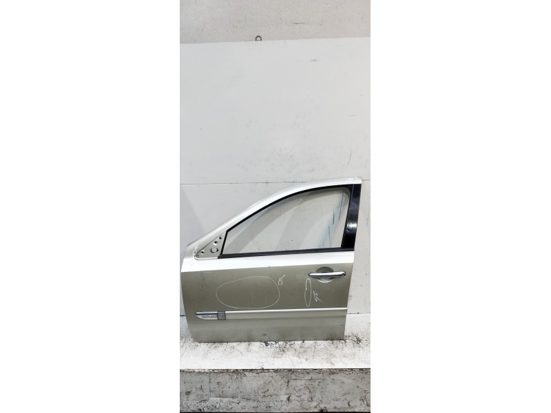 Recambio de puerta delantera izquierda para renault laguna ii (bg0) confort dynamique referencia OEM IAM   5P