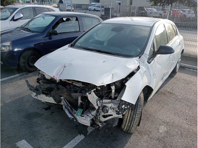 opel astra j lim. del año 2015