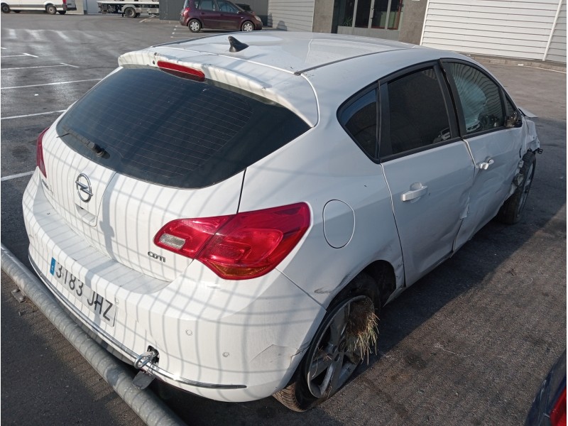 opel astra j lim. del año 2015