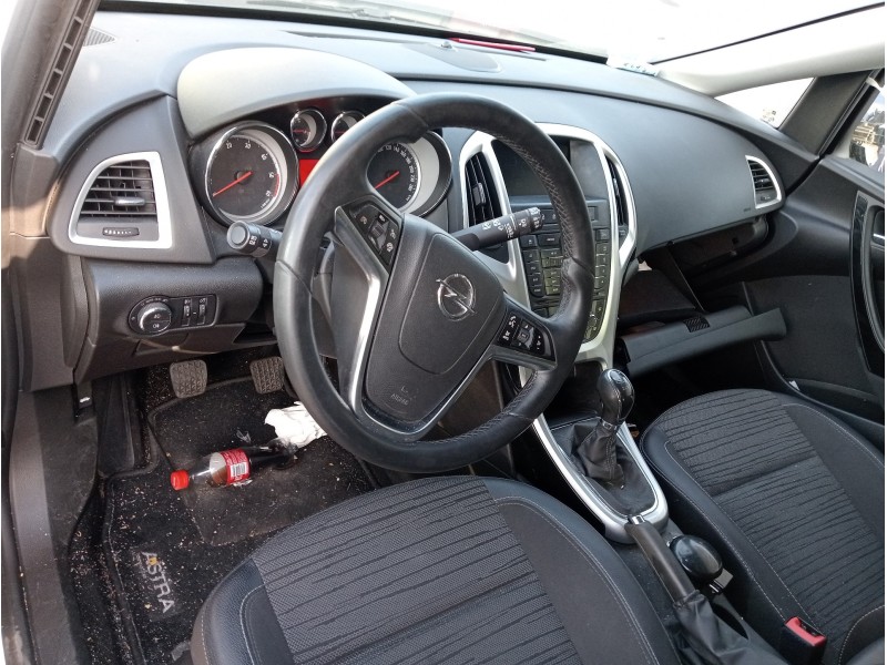 opel astra j lim. del año 2015