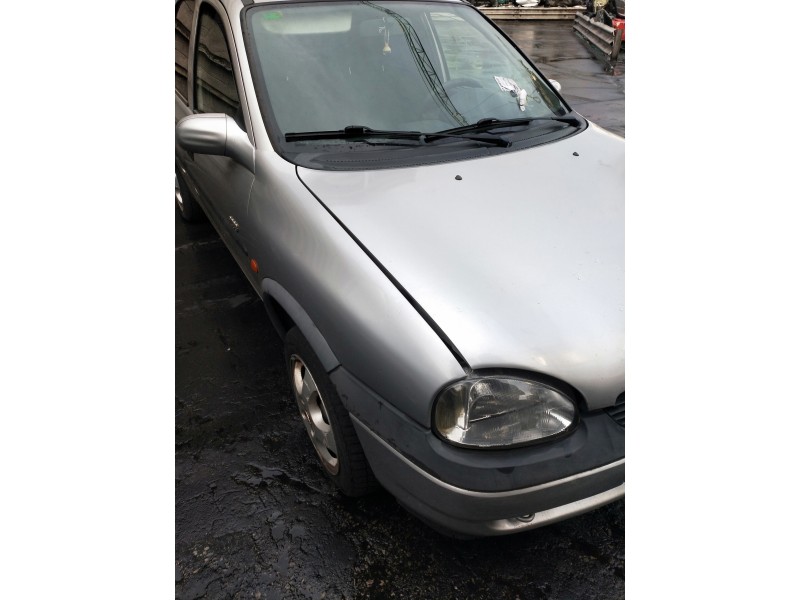 opel corsa b del año 2000