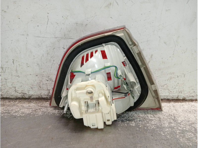 Recambio de piloto trasero derecho interior para bmw serie 3 berlina (e90) 318i referencia OEM IAM 4871734  