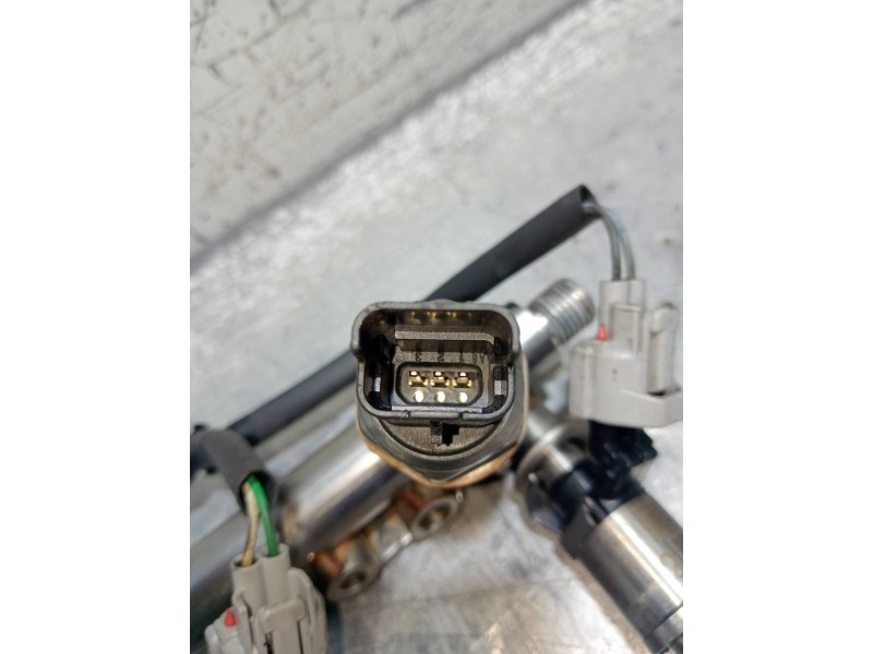 Recambio de rampa inyectora para renault megane iii berlina 5 p dynamique referencia OEM IAM 175204385R 1507730198 