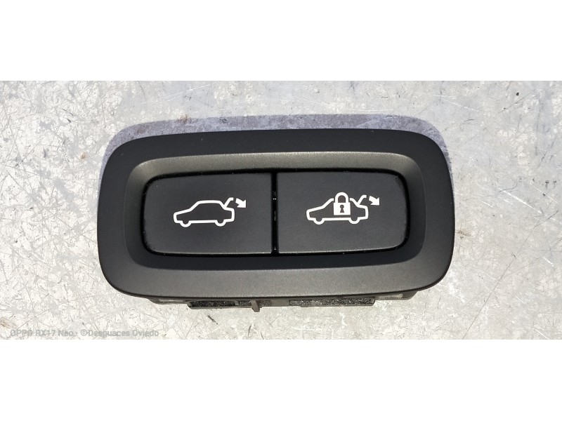 Recambio de mando multifuncion para volvo v60 cross country pro awd referencia OEM IAM 31674801  