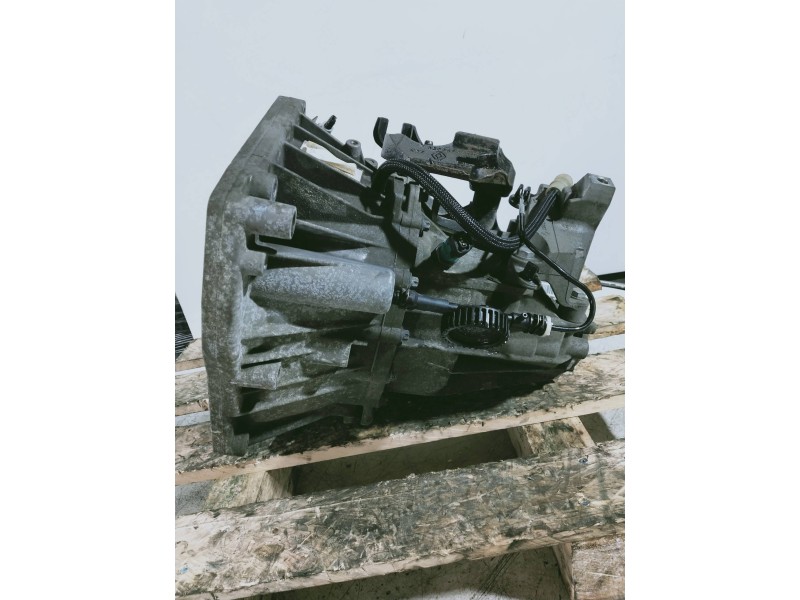 Recambio de caja cambios para renault megane iii berlina 5 p dynamique referencia OEM IAM TL4068 S040348 6V