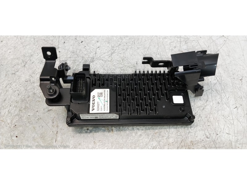Recambio de modulo electronico para volvo v60 cross country pro awd referencia OEM IAM 32243277  