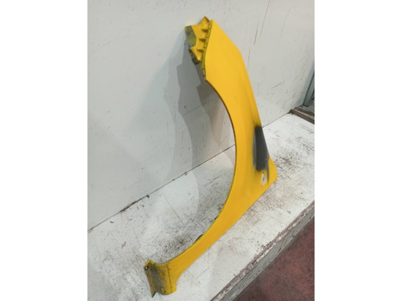 Recambio de aleta delantera izquierda para renault kangoo profesional referencia OEM IAM   