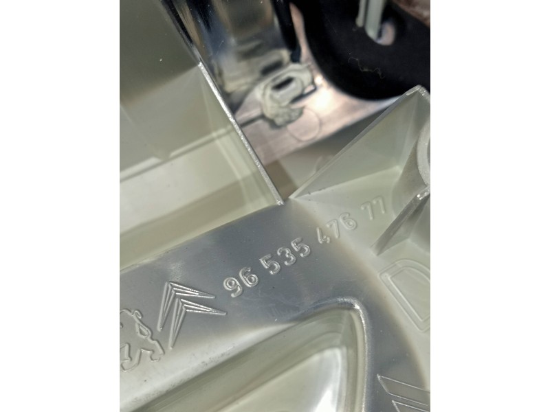 Recambio de piloto trasero derecho interior para citroen c4 picasso exclusive referencia OEM IAM 9653547677  