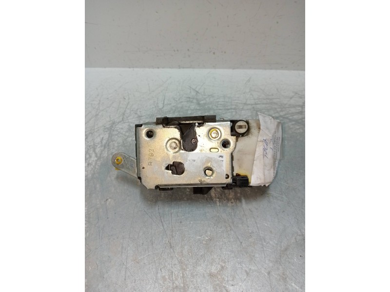 Recambio de motor cierre centralizado trasero izquierdo para alfa romeo 147 (190) 1.9 jtd 120 distinctive referencia OEM IAM  5P