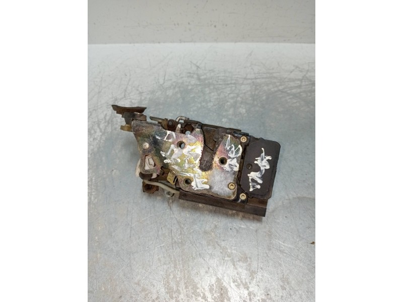 Recambio de motor cierre centralizado trasero derecho para alfa romeo 156 (116) 2.4 jtd cat referencia OEM IAM 16630254  4P