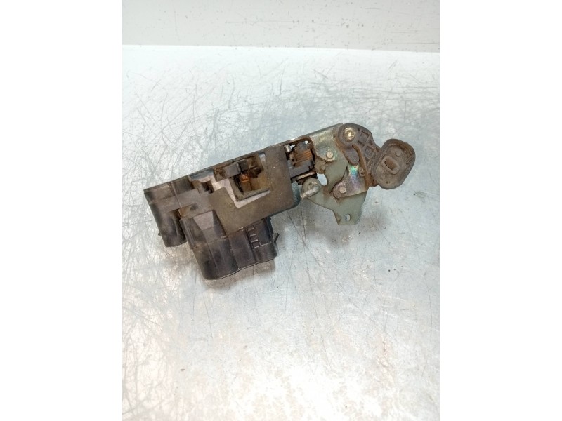 Recambio de motor cierre centralizado trasero derecho para alfa romeo 156 (116) 2.4 jtd cat referencia OEM IAM 16630254  4P