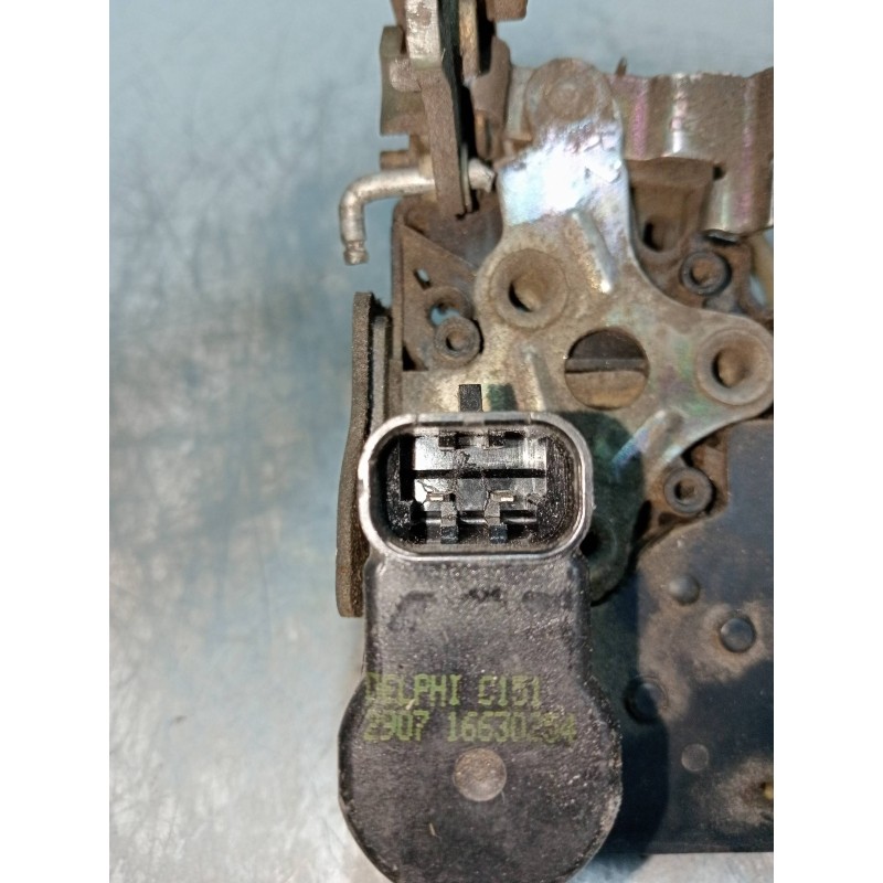 Recambio de motor cierre centralizado trasero derecho para alfa romeo 156 (116) 2.4 jtd cat referencia OEM IAM 16630254  4P