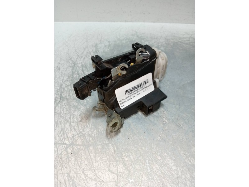 Recambio de motor cierre centralizado delantero derecho para audi 100 berlina (c4) europa referencia OEM IAM 4A1837016B  4P