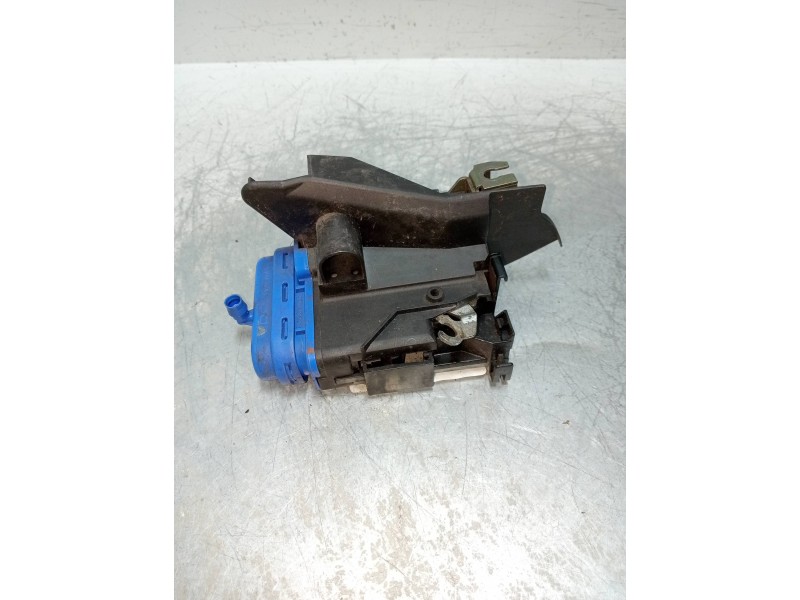 Recambio de motor cierre centralizado trasero izquierdo para audi a3 (8l) 1.9 tdi referencia OEM IAM 8D0839016A  5P