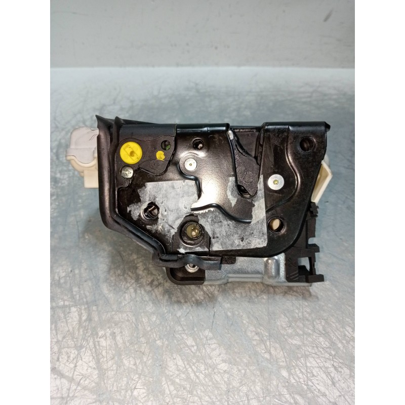 Recambio de motor cierre centralizado trasero izquierdo para audi a3 (8v) 1.6 tdi referencia OEM IAM A046879  4P