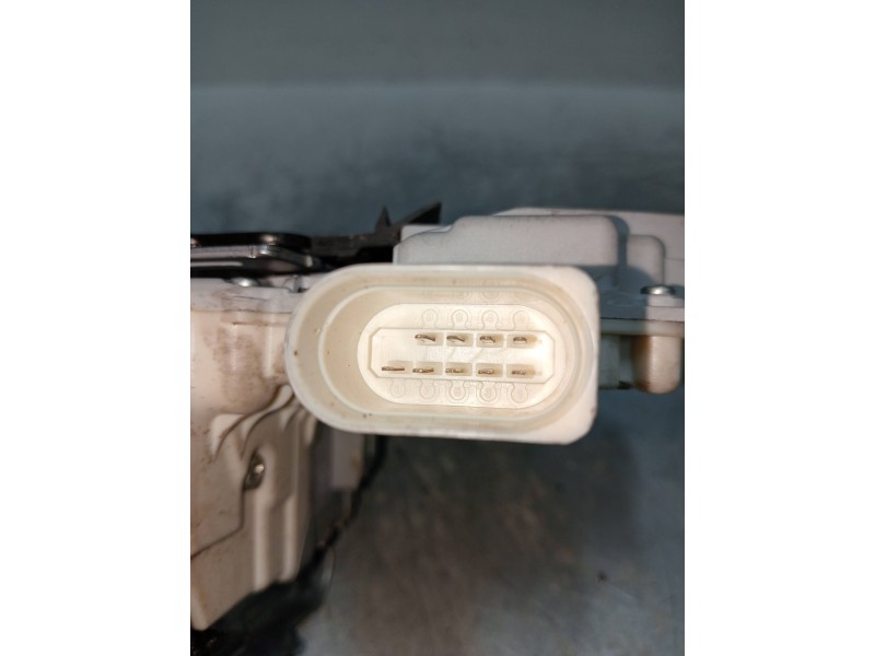 Recambio de motor cierre centralizado trasero izquierdo para audi a3 (8v) 1.6 tdi referencia OEM IAM A046879  4P