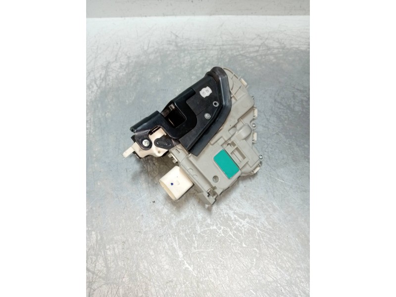 Recambio de motor cierre centralizado delantero izquierdo para audi a3 (8v) 1.6 tdi referencia OEM IAM A046879  4P