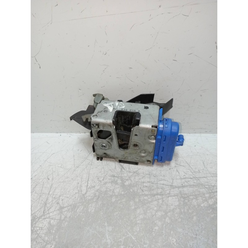 Recambio de motor cierre centralizado trasero derecho para audi a3 (8l) 1.9 tdi referencia OEM IAM 8D0839016A  5P