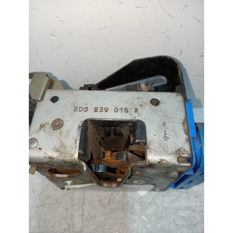 Recambio de motor cierre centralizado trasero derecho para audi a4 berlina (b5) 1.9 tdi referencia OEM IAM 8D0839015A  4P