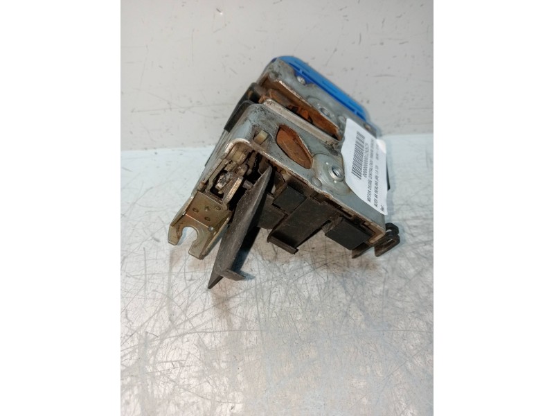 Recambio de motor cierre centralizado trasero derecho para audi a4 berlina (b5) 1.9 tdi referencia OEM IAM 8D0839015A  4P