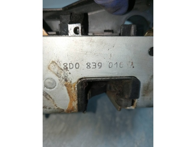 Recambio de motor cierre centralizado trasero derecho para audi a4 berlina (b5) 1.8 referencia OEM IAM 8D0839016A  4P