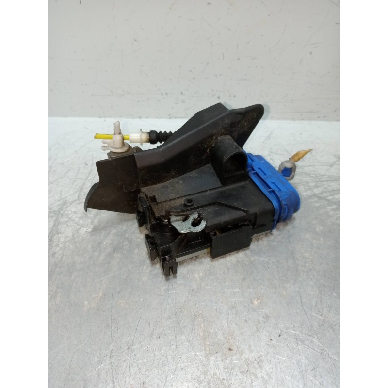 Recambio de motor cierre centralizado trasero izquierdo para audi a4 avant (b5) 1.9 tdi referencia OEM IAM 8D0839015A  4P