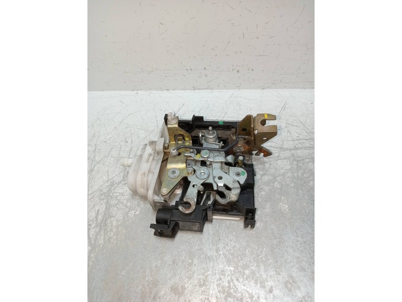 Recambio de motor cierre centralizado delantero derecho para audi a4 berlina (b5) 1.9 tdi referencia OEM IAM 8D1837016F  4P