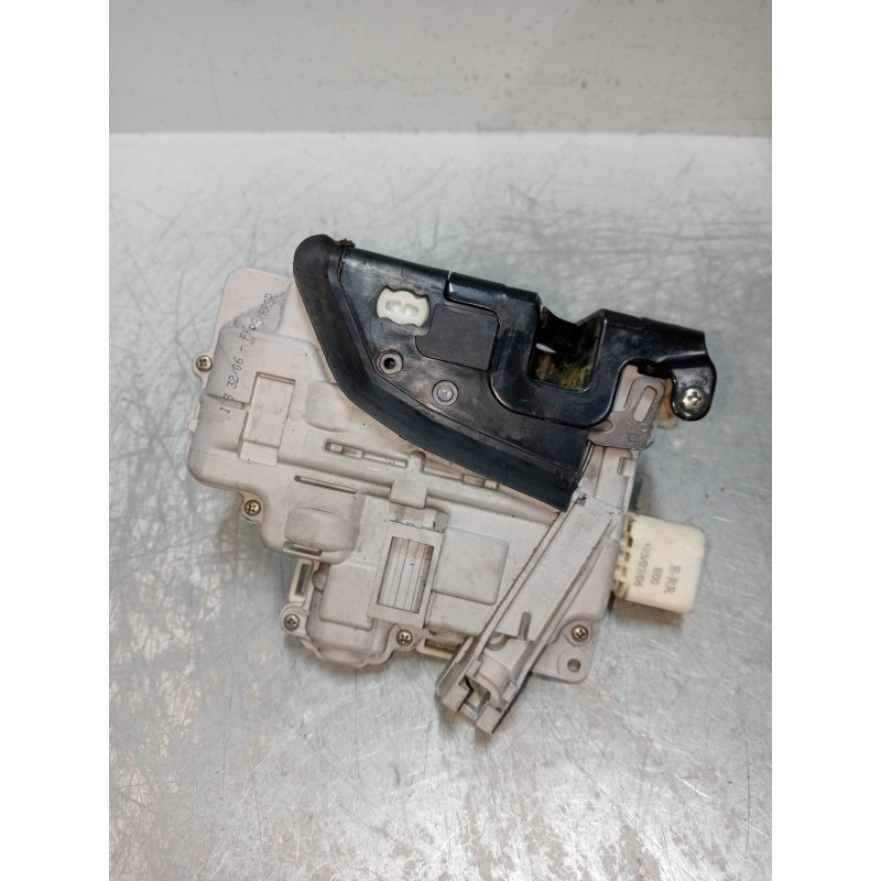 Recambio de motor cierre centralizado delantero derecho para audi a4 berlina (8e) 2.0 tdi 16v (103kw) referencia OEM IAM 8E18370