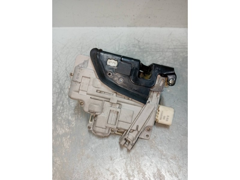 Recambio de motor cierre centralizado delantero derecho para audi a4 berlina (8e) 2.0 tdi 16v (103kw) referencia OEM IAM 8E18370
