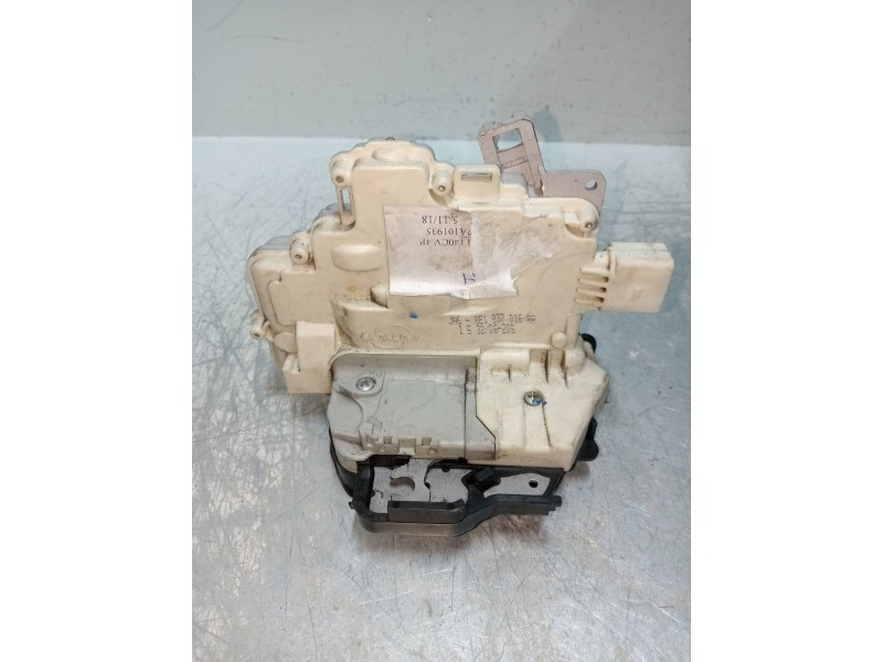 Recambio de motor cierre centralizado delantero derecho para audi a4 berlina (8e) 2.0 tdi 16v (103kw) referencia OEM IAM 8E18370