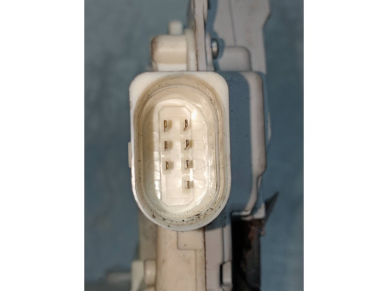 Recambio de motor cierre centralizado delantero derecho para audi a4 berlina (8e) 2.0 tdi 16v (103kw) referencia OEM IAM 8E18370