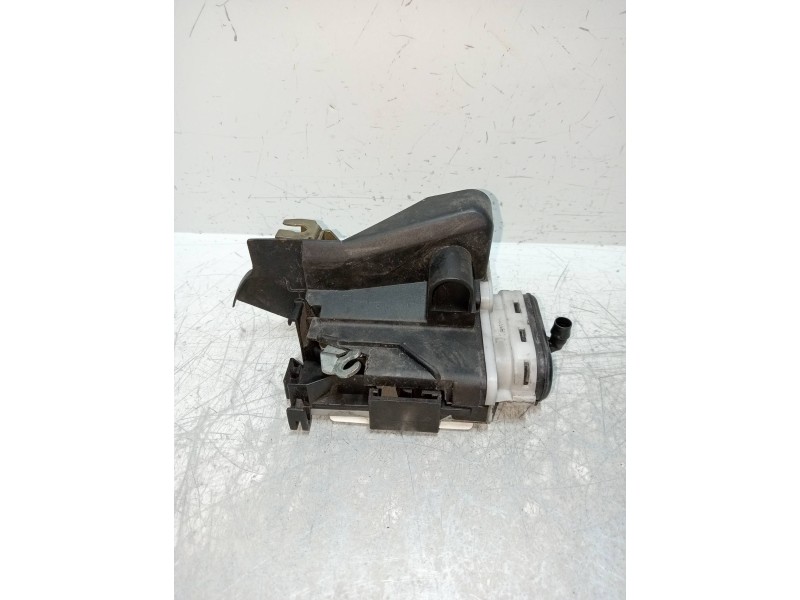 Recambio de motor cierre centralizado trasero izquierdo para audi a4 berlina (b5) 1.9 tdi referencia OEM IAM 8D0839015A  4P