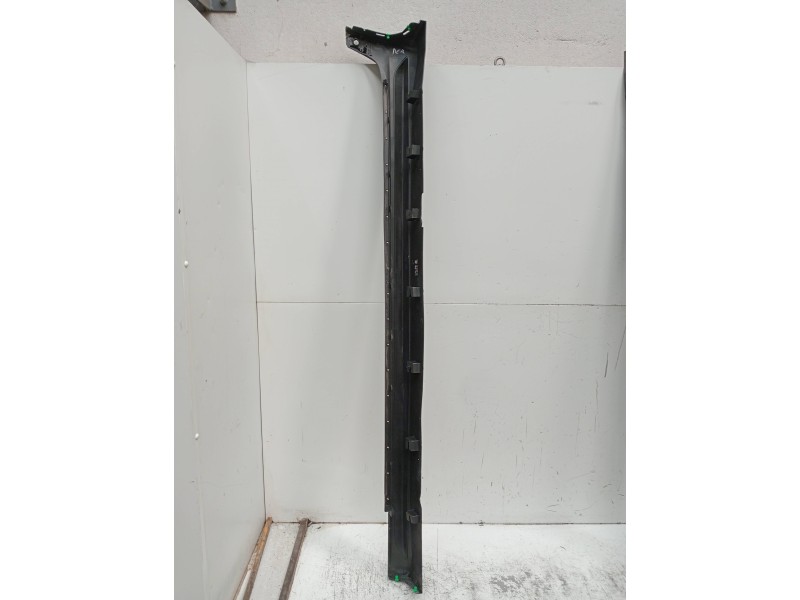 Recambio de faldon lateral para volvo v60 cross country pro awd referencia OEM IAM 31463770RH  DERECHO