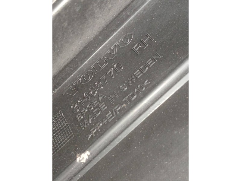 Recambio de faldon lateral para volvo v60 cross country pro awd referencia OEM IAM 31463770RH  DERECHO