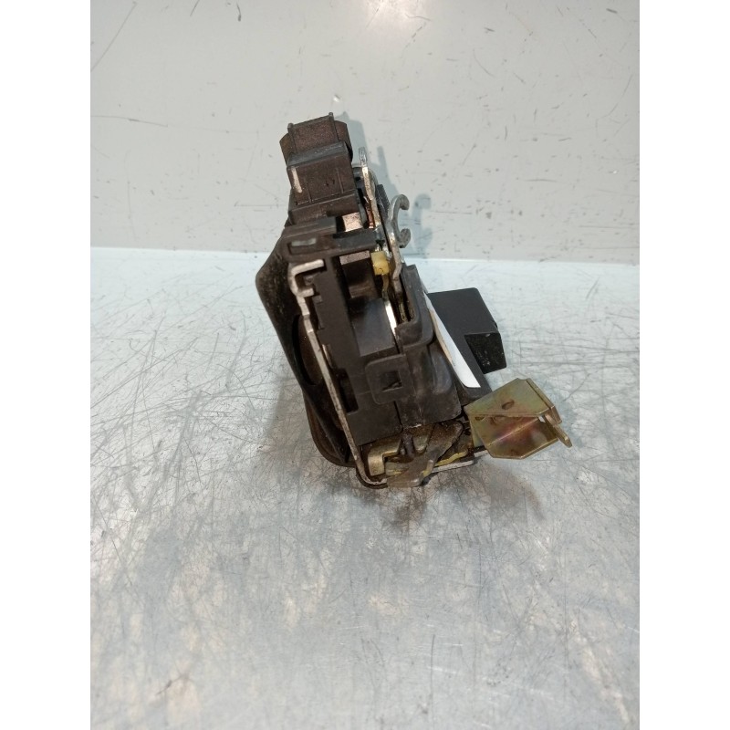 Recambio de motor cierre centralizado delantero derecho para audi a4 berlina (b5) 1.9 tdi referencia OEM IAM 8D1837016A  4P Recambio de motor cierre centralizado delantero derecho para audi a4 berlina (b5) 1.9 tdi referencia OEM IAM 8D1837016A  4P