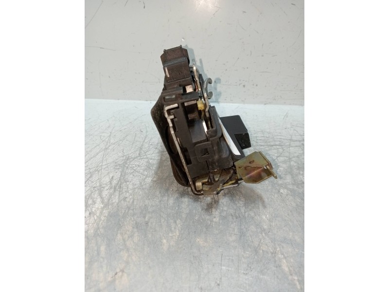 Recambio de motor cierre centralizado delantero derecho para audi a4 berlina (b5) 1.9 tdi referencia OEM IAM 8D1837016A  4P Recambio de motor cierre centralizado delantero derecho para audi a4 berlina (b5) 1.9 tdi referencia OEM IAM 8D1837016A  4P