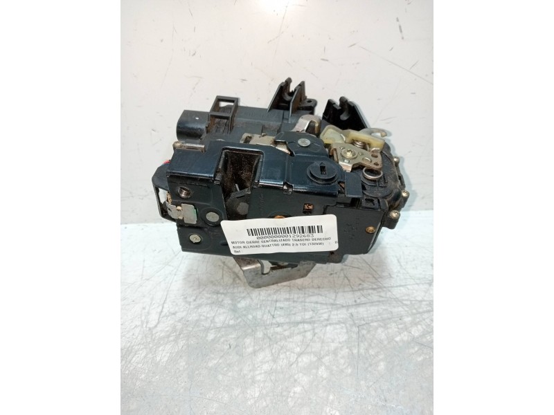 Recambio de motor cierre centralizado trasero derecho para audi allroad quattro (4b5) 2.5 tdi (132kw) referencia OEM IAM 4B08390
