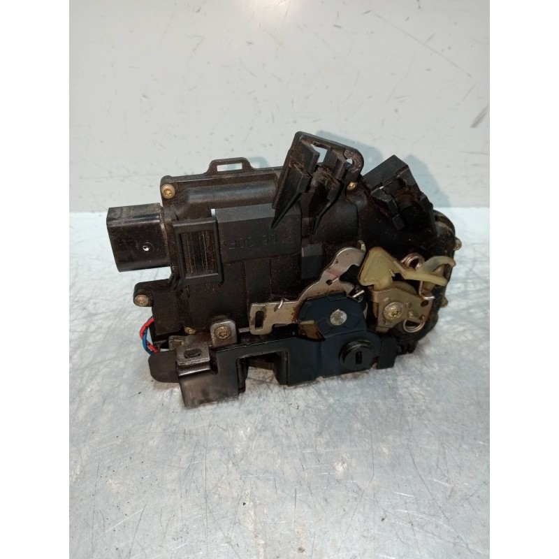 Recambio de motor cierre centralizado trasero derecho para audi allroad quattro (4b5) 2.5 tdi (132kw) referencia OEM IAM 4B08390