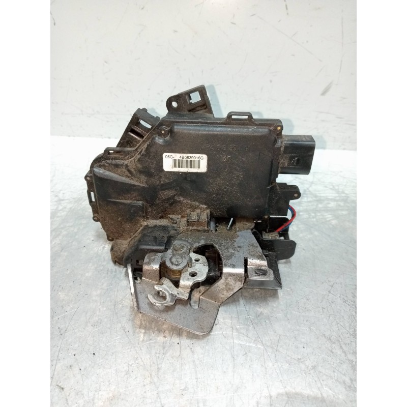 Recambio de motor cierre centralizado trasero derecho para audi allroad quattro (4b5) 2.5 tdi (132kw) referencia OEM IAM 4B08390