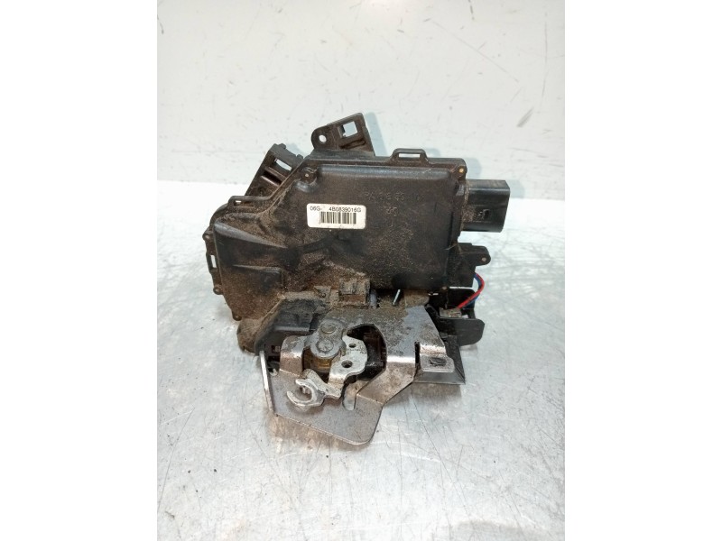 Recambio de motor cierre centralizado trasero derecho para audi allroad quattro (4b5) 2.5 tdi (132kw) referencia OEM IAM 4B08390