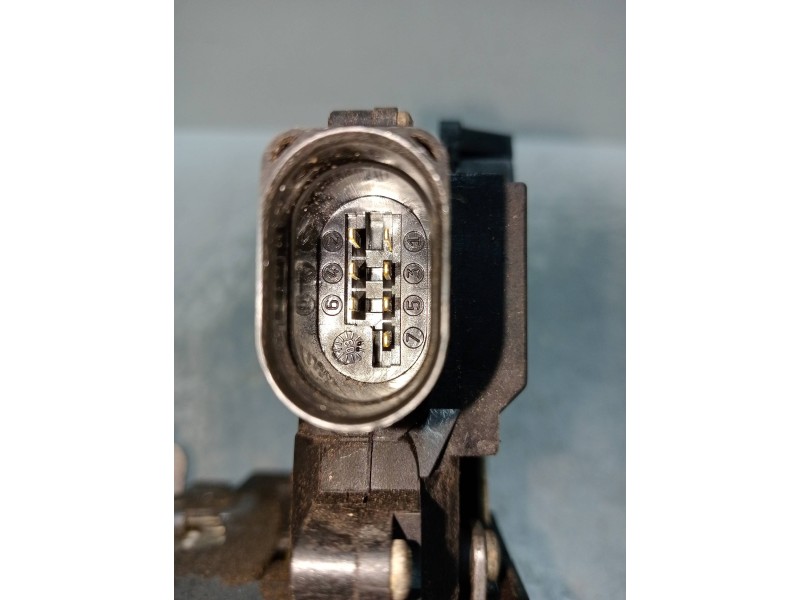 Recambio de motor cierre centralizado trasero derecho para audi allroad quattro (4b5) 2.5 tdi (132kw) referencia OEM IAM 4B08390