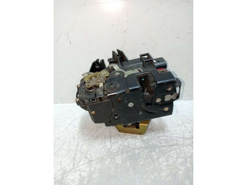 Recambio de motor cierre centralizado trasero izquierdo para audi a6 berlina (4b2) 2.5 tdi referencia OEM IAM   4P
