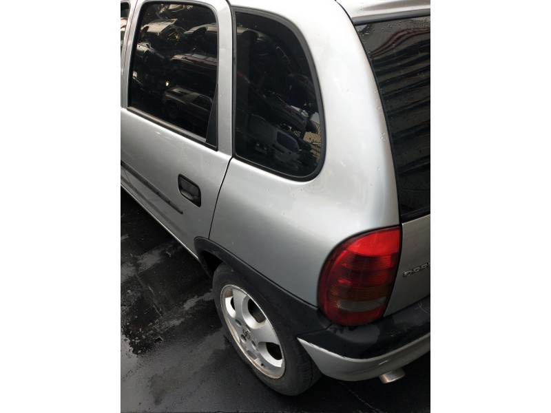 opel corsa b del año 2000